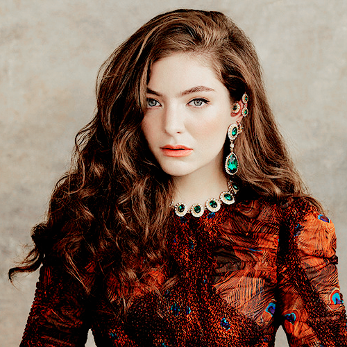 nataliaromanovnas:Lorde photographed by Robbie Fimmano for Vogue Australia, July 2015