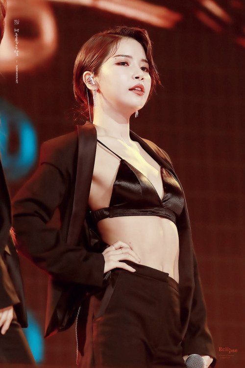 fy-yongsun: 190105 Solar @ 2019 Golden Disk Awards © 해를 품은 달 | do not edit or crop the logo.