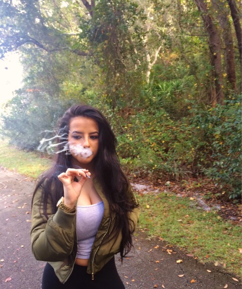 desmulaa:  babymaa:  babymaa  باندز 💵