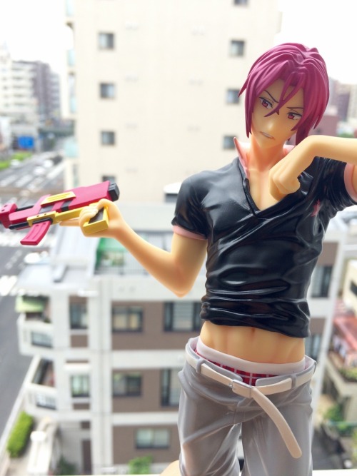 aitaikimochi:  The Toy Works Rin 1/8 Scale Figurine has arrived! The Chara Ani special smirking face makes Rin look super seductive LOL.  Extras for him are on Aitai☆Kuji for anyone interested in getting the figurine with the extra smiling face *\(^o^)/*