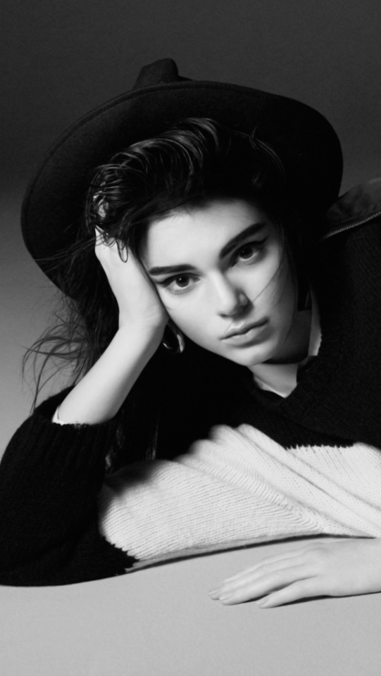 Kendall Jenner Lockscreens (iPhone 5/5s/5c)