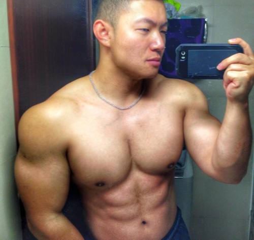 wankojoker:  いい顔してます。そしていい身体してます。やらしい・・・・2015年4月16日WANKO WORKS