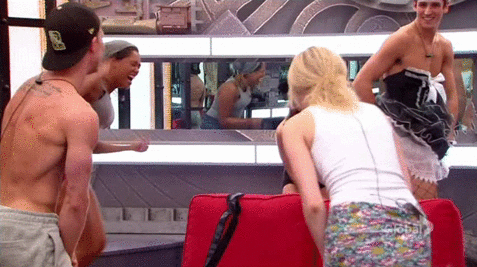 A lovely person sent in these gifs, so enjoy!