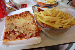 h0lllister:  pizza and fries &gt; instagram | marisaallan 