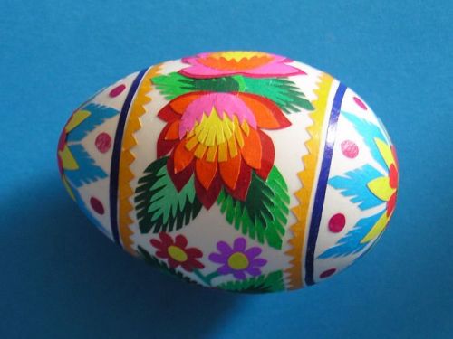 lamus-dworski:Examples of traditional oklejanki - a type of pisanki (decorated Easter eggs) from the