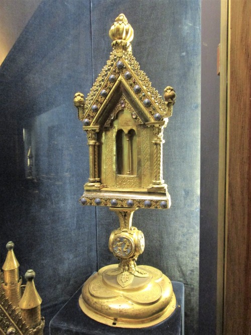 Treasures of Reims CathedralMany Catholic cathedrals in Europe have a collection of precious objects