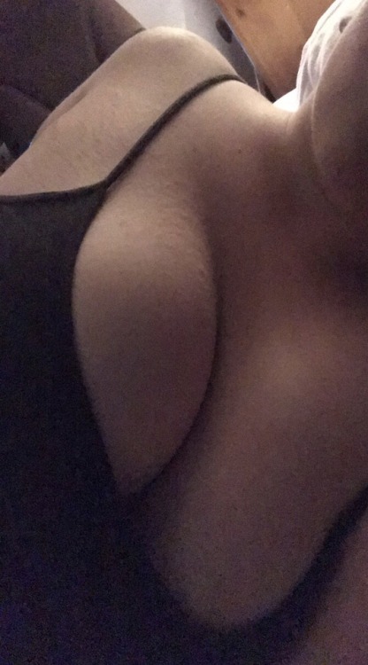 fknbabygirl: Is this a tease…?