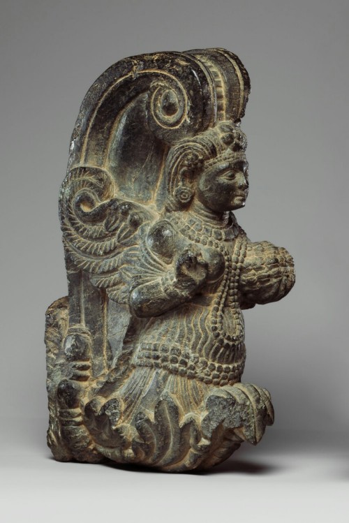 theancientwayoflife: ~Garland Holder with a Winged Celestial. Date: mid-1st century Culture: Pakista