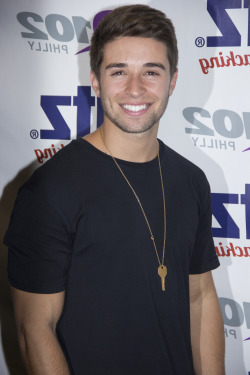 ajnbrd:  Jake Miller - Q102 Studio Performance,