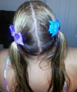 spanklove:  My bows and pig tails that I