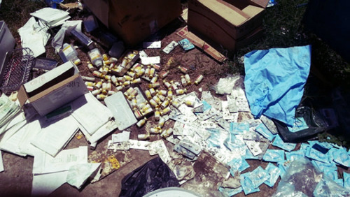 Photo: Destroyed medical supplies litter the ground outside the MSF hospital in Pibor. South Sudan 2013 © Vikki Stienen/MSF
South Sudan: MSF Hospital Severely Damaged in Intentional Attack
MSF strongly condemns the deliberate damage and looting of...