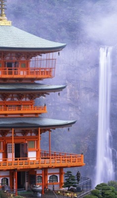 whimsicaldelirium:  那智滝, 那智勝浦町, 日本国. (Nachi Falls in Nachikatsuura, Japan.)