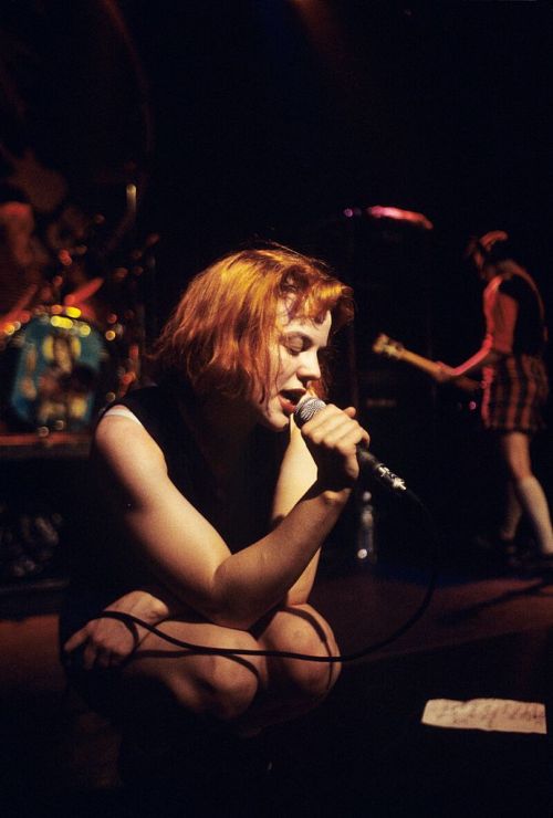 little-trouble-grrrl:Tobi Vail of Bikini Kill, Irving Plaza 1994