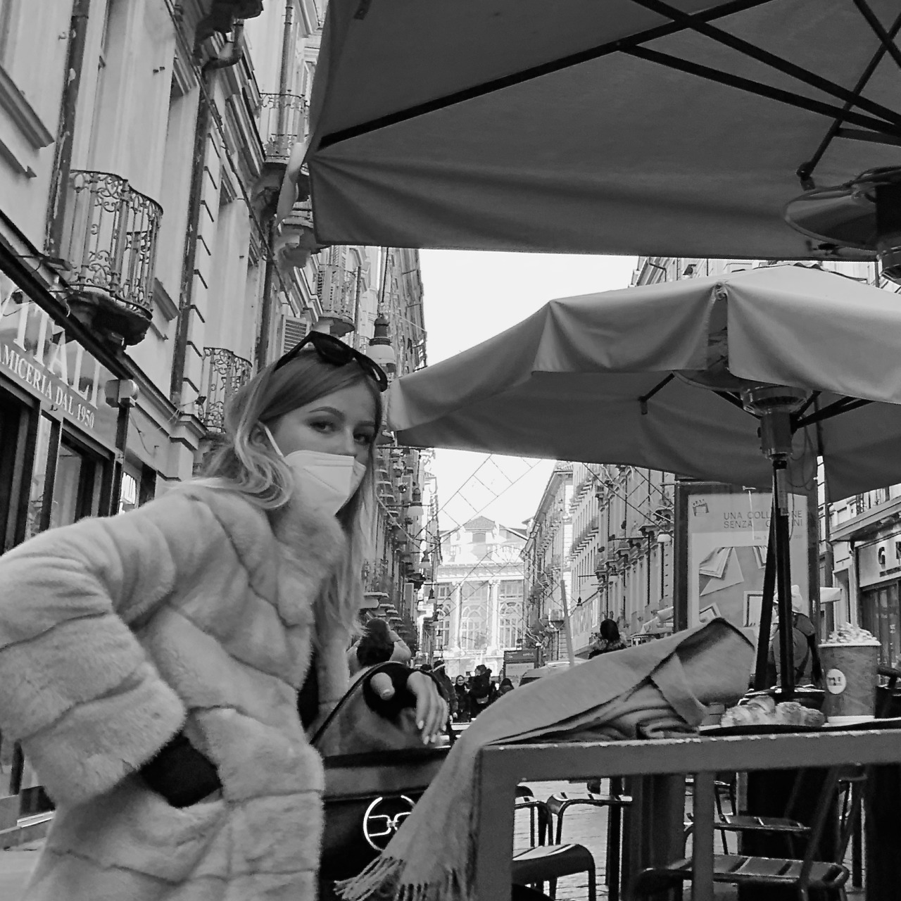 Urban exploration (in the time of coronavirus), Street Coffee Shop, Torino, ItalyCopyright @aliaslittlewilliam #street photography#street portrait #black and white #photography #photographers on tumblr #lensculture#lens#coffee shop#bnw#bw#italy