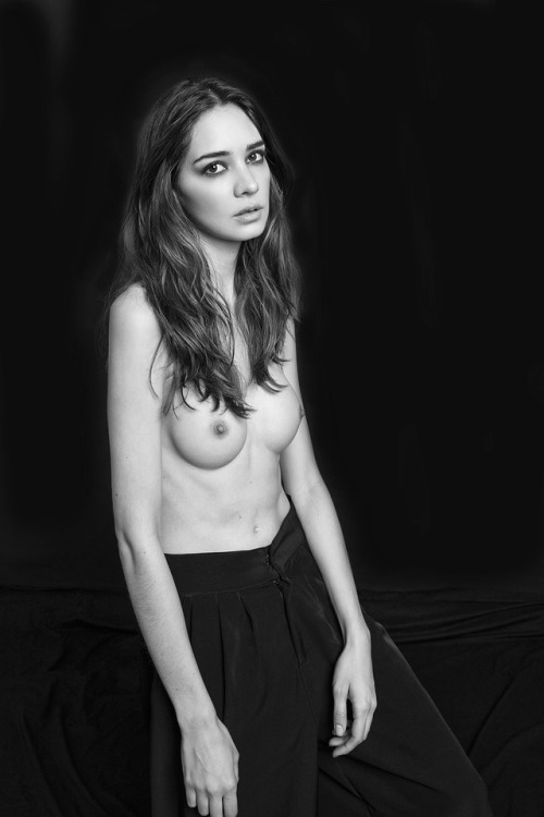marcostp: Romina Hartwig (Civiles) por Emiliano Santapaola www.emilianosantapaola.com/02-Port