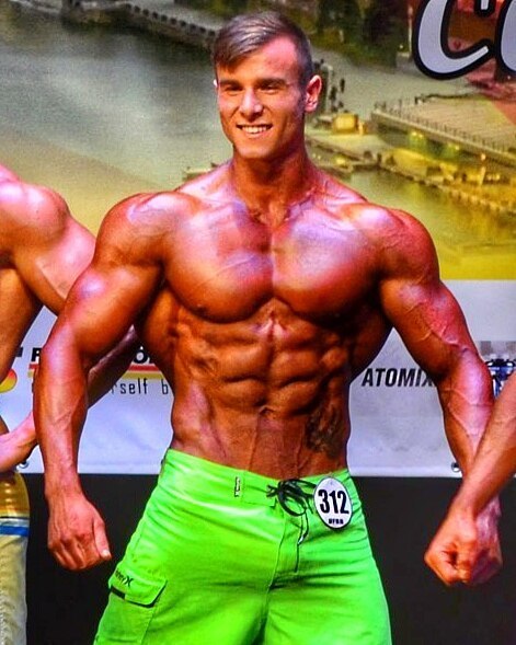   Евгений Михайленко ( @eugene_aesthetics_official )