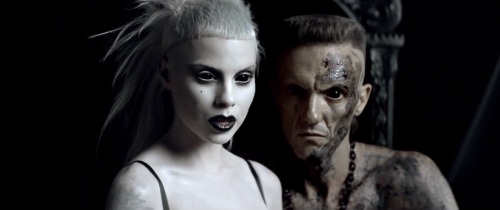 zef-kat:  made these screencaps to use as wallpapers/backgrounds. thought i’d share. enjoy. xx