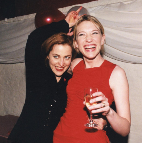 qilliananderson: Gillian Anderson and Cate Blanchett at The Vagina Monologues after party 1999 photo
