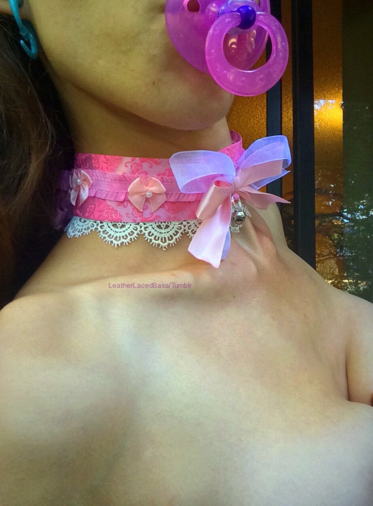 leatherlacedbass:  leatherlacedbass: New collar from @hitrippykitty’s etsy shop LittleQsOddities🐾💖🐾