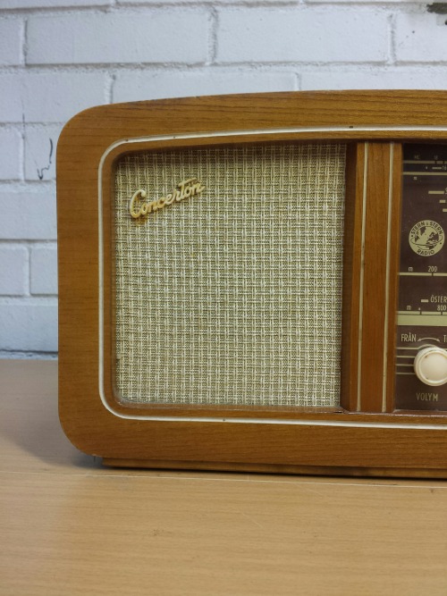 Stern &amp; Stern Concerton V523 Tube Radio, 1952