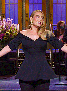 mikes-wheelers:Adele hosting Saturday Night Live