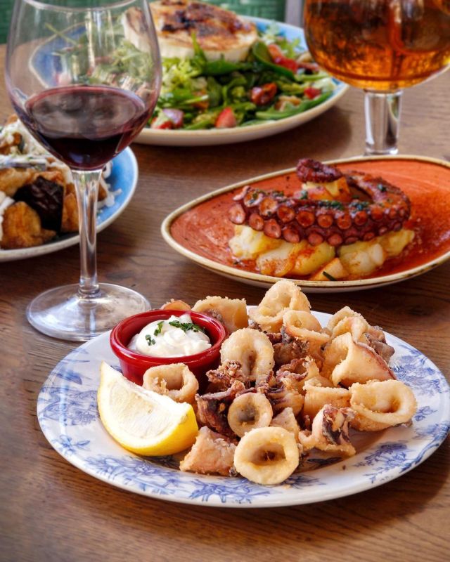 Calamari, octopus, and goat cheese salad.Photo by Taller de Tapas Barcelona. #menjar#food#mediterranean#cuisine#calamari#octopus#goat cheese#salad#foodie#food photography#foodblr