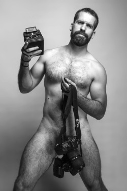 teasingbrat: TEASING BRAT Sneakers &amp; Socks,  Sex Pigs, Smokers, Nips &amp; Tats, Leather, Rubber, Skinheads,  Uniforms &amp; other gears, Scruffy &amp; Bearded Guys and some Fun  &amp; WTF pics ! 