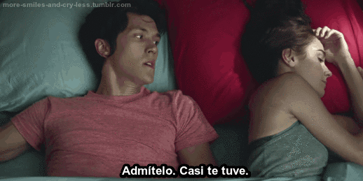 more-smiles-and-cry-less:  Me encanta esta parte del vídeo uwu nunca podían estar