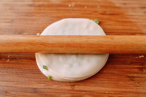 foodffs:
“Easy Shortcut Scallion Pancakes Follow for recipes
Is this how you roll?
”