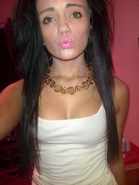 chavslutsandslags:Id Fucking Smash This Sexy Chav Fucktoys  Cunt To Pieces! 