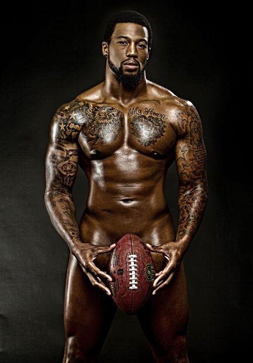 ray-coleton:  Ray Edwards from the Atlanta Falcons dang this papi is hot!!!