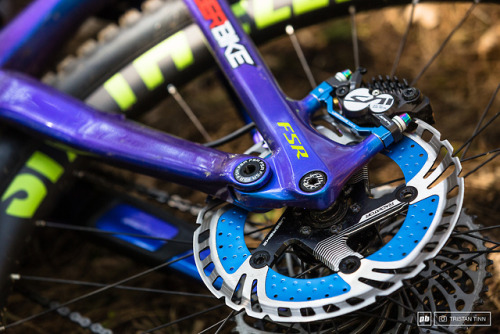 aces5050:(via 7 Bikes From Peaty’s Steel City DH 2018 - Pinkbike)