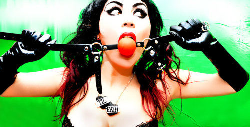 sissylockedup: booperil.deviantart.com