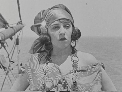 thewisecrackingstwenties:  Bebe Daniels in Captain Kidd’s kid (1919)