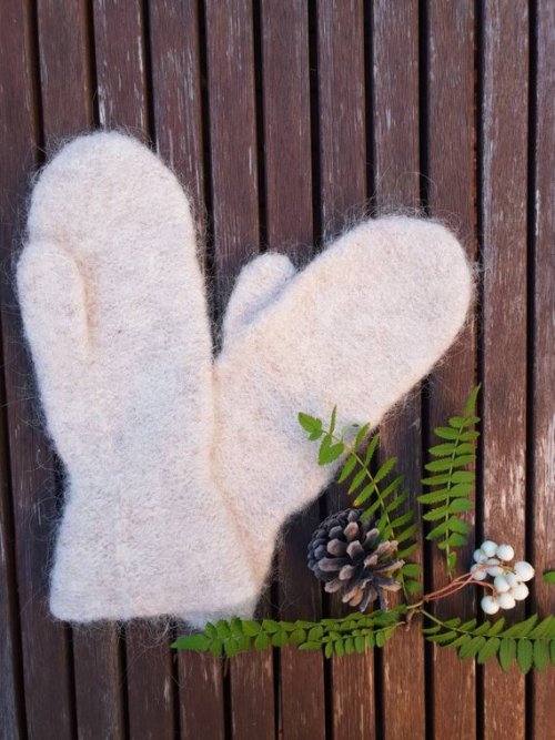 Icelandic Felted Wool Mittens //pureIceland