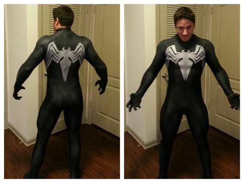 bulgersinyourcup:  This is what I want. Some sexy Venom costumes. Soooo tired of the S-man getting all the attention. 