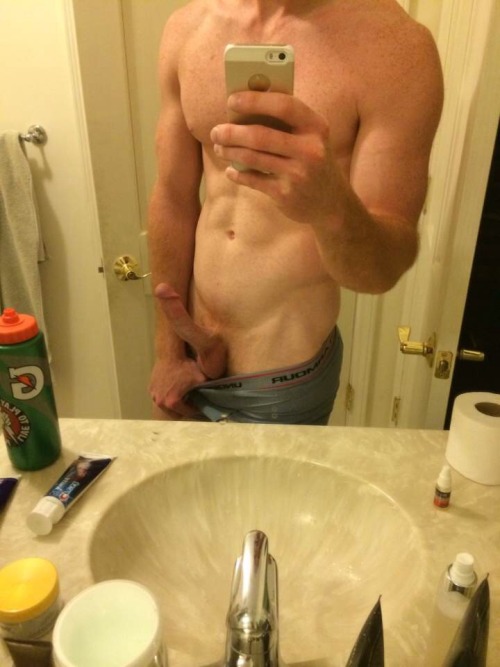 snapchathotguys:  Follow me if u want to see more of this and other guys!  Exclusive pics and videos:  