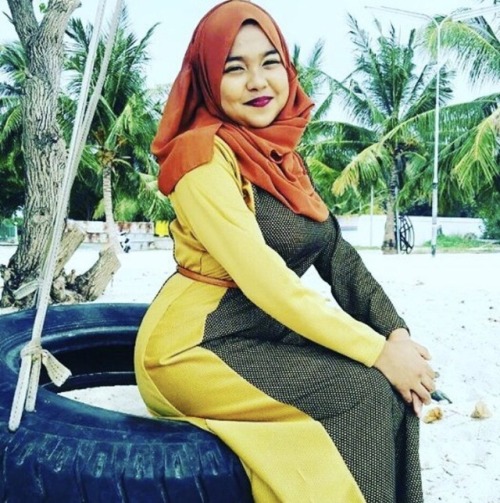 rajjekujja: My girls big Ass. So round and big.