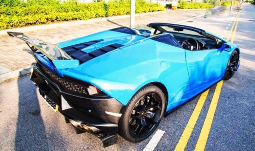 dreamer-garage - DMC Huracan Spyder (via)