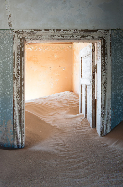 fabforgottennobility:  Kolmanskop (2) by Monique vd Hoeven on Flickr. Kolmanskop (Afrikaans for Coleman’s