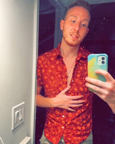 freckledtothegawds:We love a dirty mirror moment