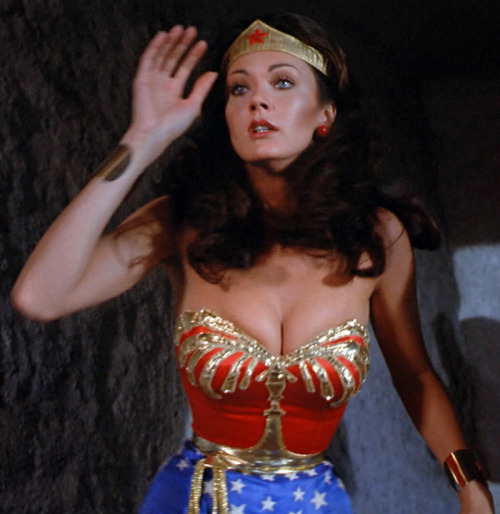 Wonder Woman 2x11 - Mind Stealers from Outer Space, Part 2 (1977)