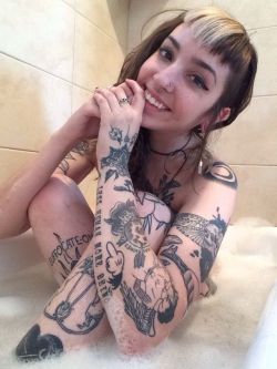 headless-heartless:  Baths are the best