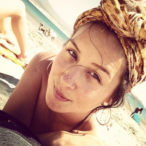 dnissfanrosenthal:  Ninisita en su día playero <3