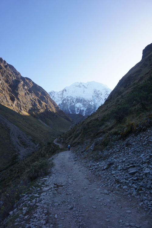 Day 2 of the Salkantay trekViews hiking up to Salkantay pass (#1-3), an avalanche from Salkantay (#4
