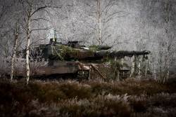 militaryarmament:  German Leopard 2A6 stalking