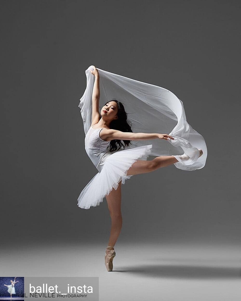 NSFW: Graceful Ballet Dancers Photographed In The Nude On 