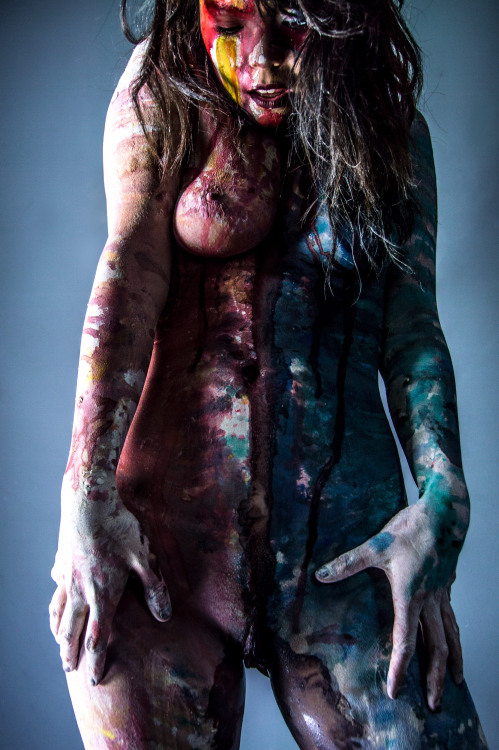 shatteredvortex:    Model: Emma Photographer: @shatteredvortex​    