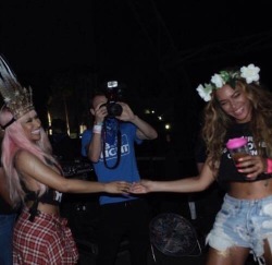 nikeygal:  www.nikeygal.tumblr.com