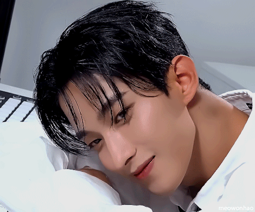 DOKYEOM'17 IS RIGHT HERE' Jacket Behind